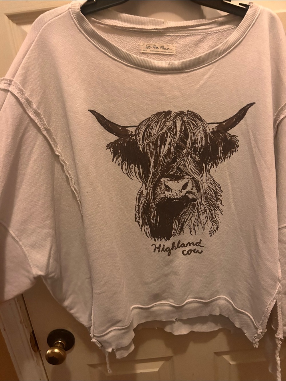 WE THE FREE CREAM HIGHLAND COW GRAPHIC CAMDEN PULLOVER SWEATSHIRT Sz S OVERSIZED - Picture 8 of 9